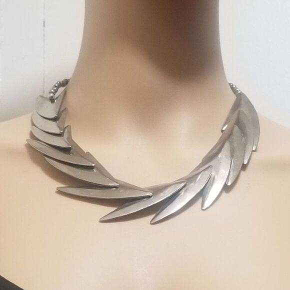 80s Vintage Silver Tone Stacked V Shape Serpentine Statement Ball Chain Necklace - Picture 1 of 7